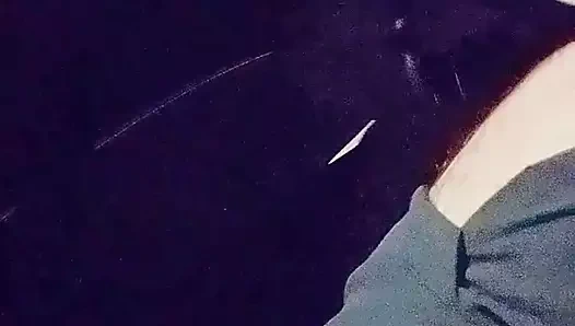 açlıktan için boşalmak