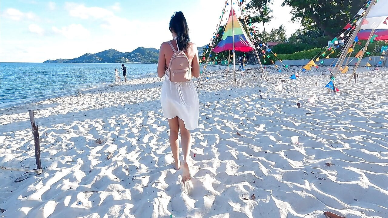 Kamu plajı üzerinde oyuncak ve anal Creampie damlayan! üvey kardeşim ve freuty ile bir gün
