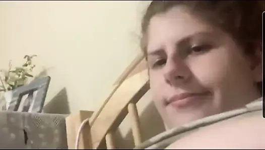 sürtük tokat kendini ile ona göğüsleri