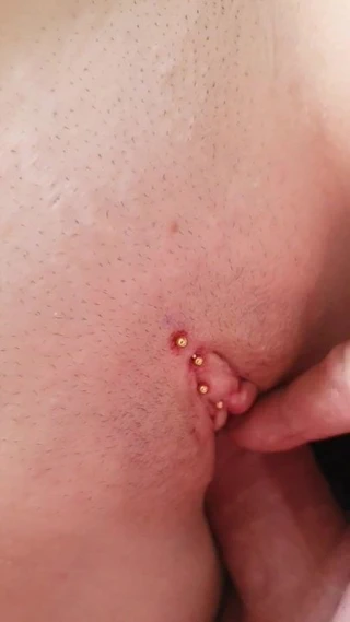 Ben onu deldi sonra hemen benim deldi horoz ile lanet onu