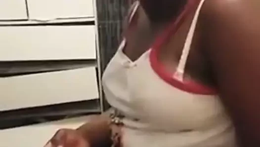 Seksi fahişe seflies 5.mp4 yapıyor