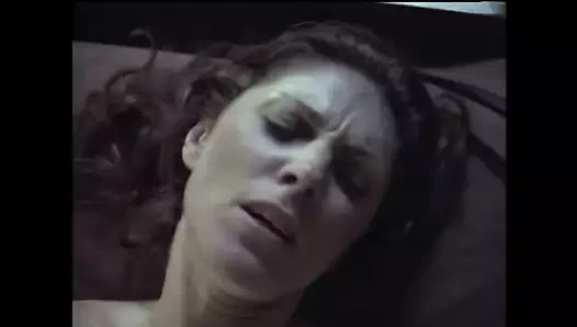 Yaşlı kadın ve genç adam 9