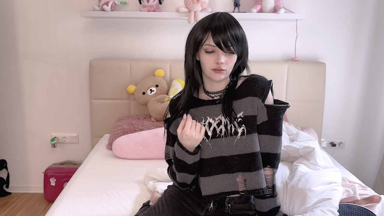 Emo Teen Fucked Hard for the First Time at Houseparty