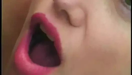 Seksi sarışın kız gets ona sulu göt becerdin içinde the bahçe