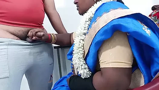 Hintli kadın yarak emiyor ve sert domaltarak sikişiyor