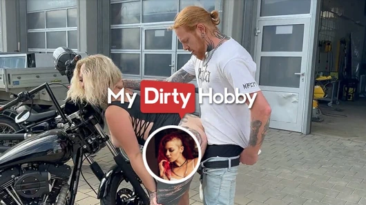Mydirtyhobby - büyük memeli sarışın herkesin içinde döl yutuyor
