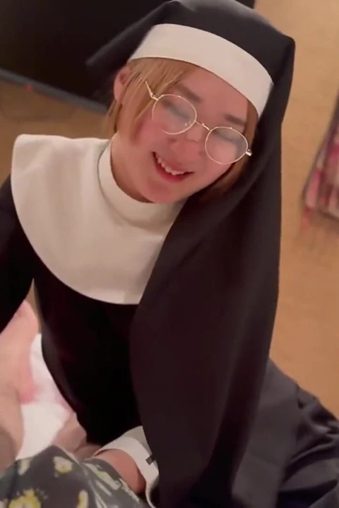 Sevimli cosplay görünümü spot ışığı çalıyor, özel kimya cesur bir gizli sona dönüşüyor