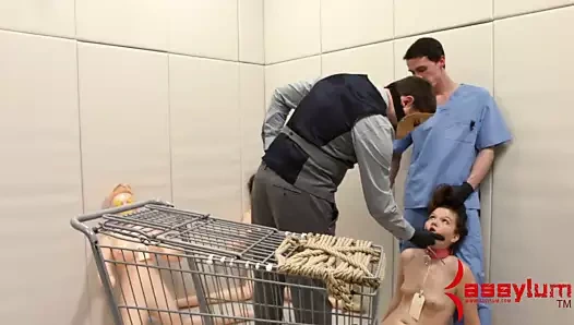 Sidikli anal seks altında domine ediliyor