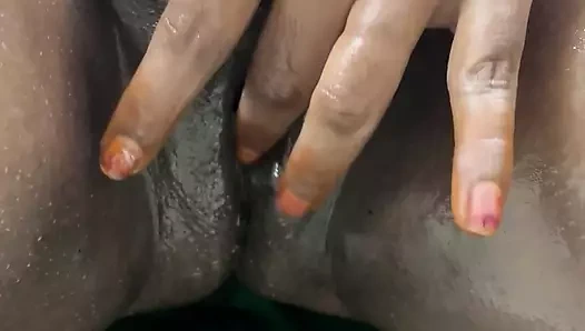 Anjana Desi yağlı amcık gösterisi