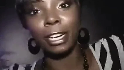 Seksi siyah bayan iyi bir lanet için bir kulüpte yakalandı