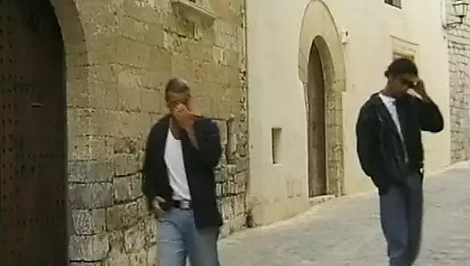 Seksi Alman kadın bahçede sıcak döl yiyor