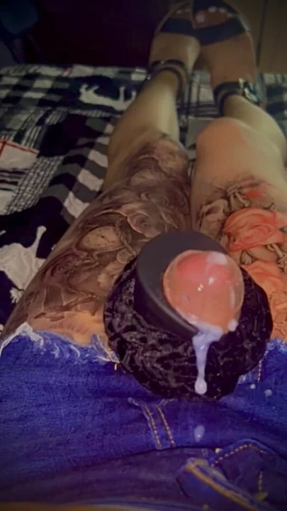 Sissy handsfree patlayıcı dick-vibrator cumshot