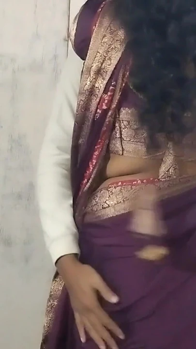 Hintli kadın büyük memeli seks yapıyor | Klip 1