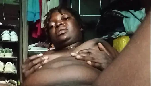 Parmaklama onu mutlu ediyor