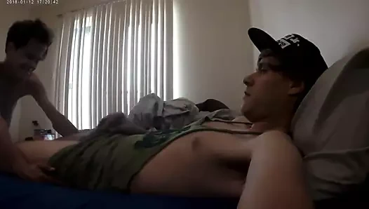 Cum fahişe yayılır onun bacaklar için alfa