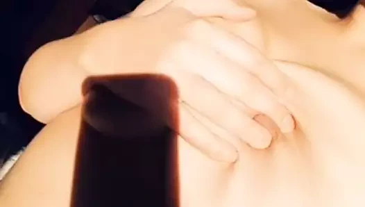 göğüsleri ile oynamak 1