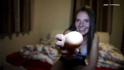 Karina seni giydiriyor - 11:51 dakika, satış: $6