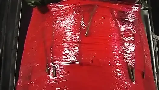 Seksi büyük memeli kızıl saçlı yaşlı sarışın tarafından bağlı ve domine ediliyor