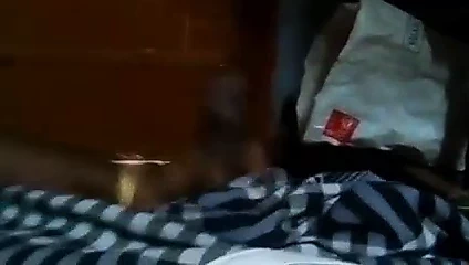 Soth Hint ev hanımı veren oral seks