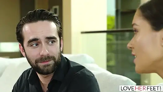 Sapık genç zoe bloom tarafından ıslak sakso ve ayak emiyor