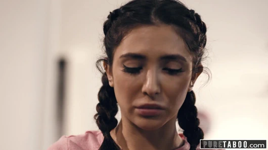 Saf Tabu - Sapık Ebeveynler, Gencin Değiştirildiğini Ortaya Koyuyor