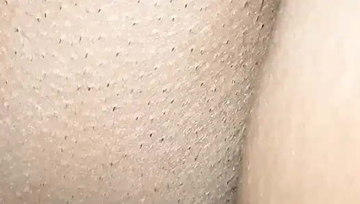 Sert anal seks yüksek sesle inliyor