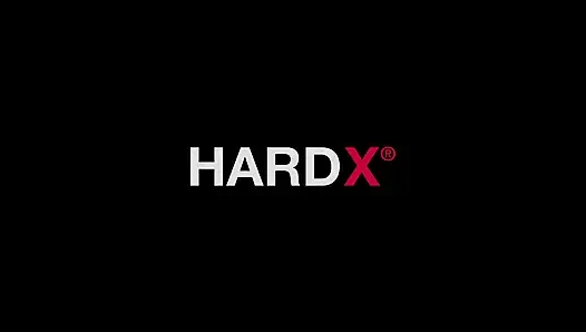 Hardx - ateşli bebek Ember Snow götten sikiliyor