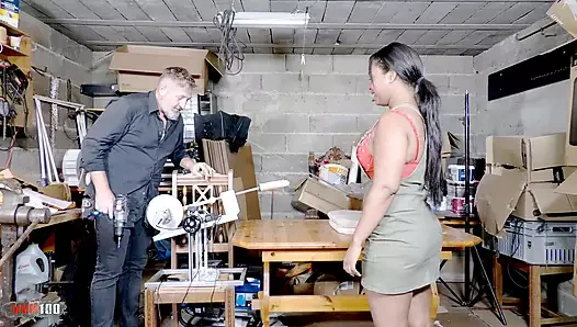 Paris terry kemaco'ya karşı sikiş makinesini deniyor - ırklararası siyah ve beyaz seks gösterisi