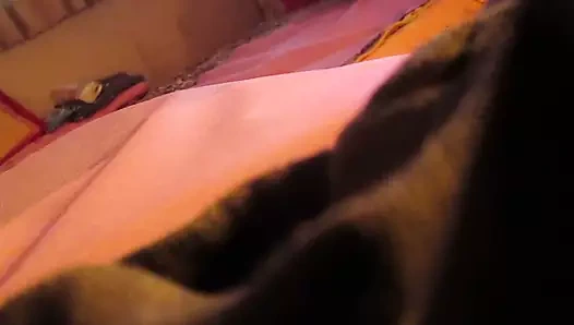 Kız arkadaşım bana bir handjob veriyor