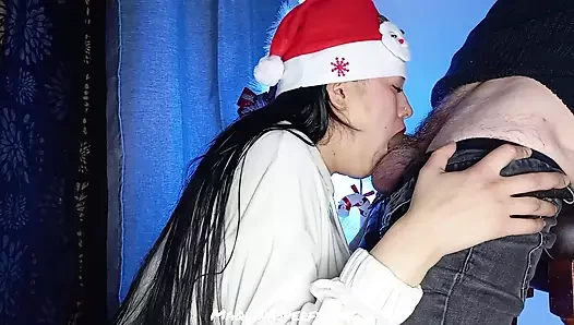 Derin gırtlak maquinasperfectas ile ilk Noel oral seksi