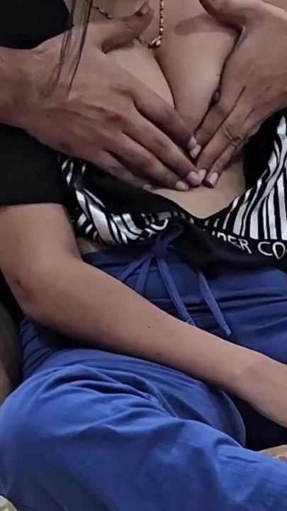 "Manvi Ratra 29 Haziran 2025'te devar tarafından sikiliyor" dan çarpıcı an