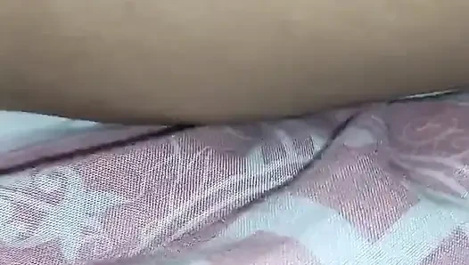 Götüme göt tıkacı sokuyor