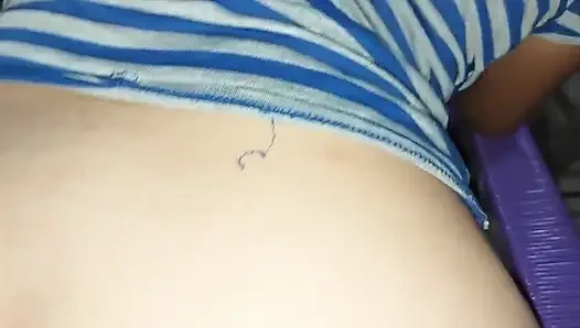 Üvey kız kardeşim bana nakit borçlu ve amcığıyla bana para ödüyor