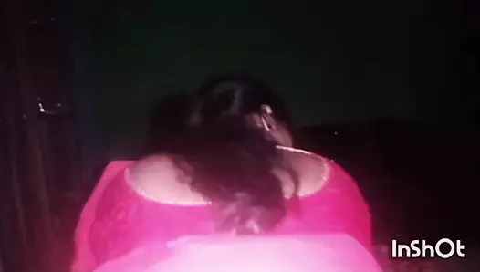 Khushi yenge uzanıyor