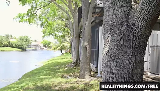 Realitykings - üvey anneler gençleri sikiyor - Dillion Harper Jamie Valent