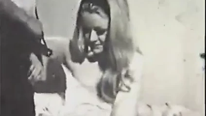 şehvetli çift sahip doggystyle fuck içinde yatak odası (eski)