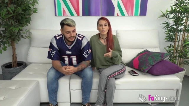 Piikara ve erkek arkadaşı, sahtekarların kameralarını serbest bıraktı