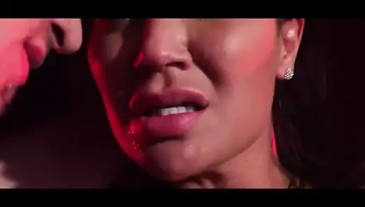 itaatkar fucktoy jasmine jae bağlı yukarı ve fucked içinde tüm delikler