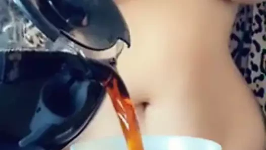 Göğüsler 'n kahve