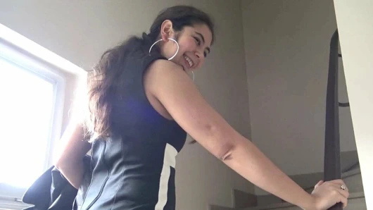 Muhteşem kıllı diana sahip olan seks ile bir adam