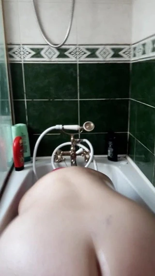 Evli kadın amcığını gösteriyor