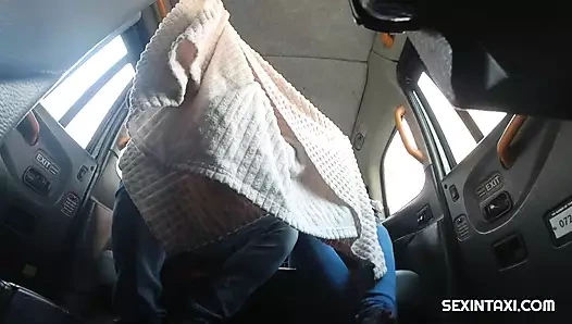 Tren için değişiklik olsun diye kıçını yaladı