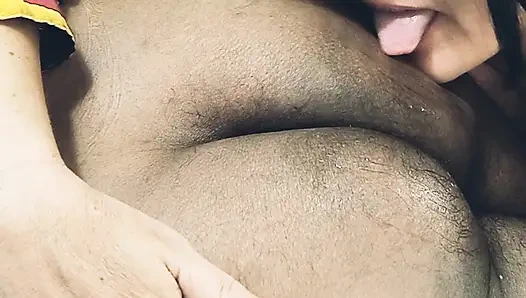 Ben eğleniyorken kız arkadaşım yarağıma dokunuyor