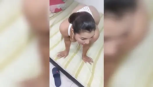 Ben güzel bir Venezüelalı'yım ve beni bir arkadaş olarak tutarsan senin için de böyle çalışacağım.