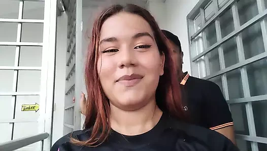 Partnerim doğum günüm için bir spada bana bir sürpriz yapıyor ve sonunda masözü sikiyorum