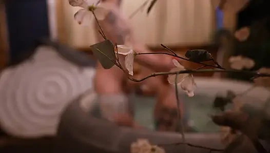 Röntgenci jakuzide sakso çekiyor