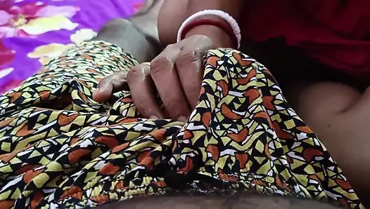 Bengalli boudi yarakla oynuyor