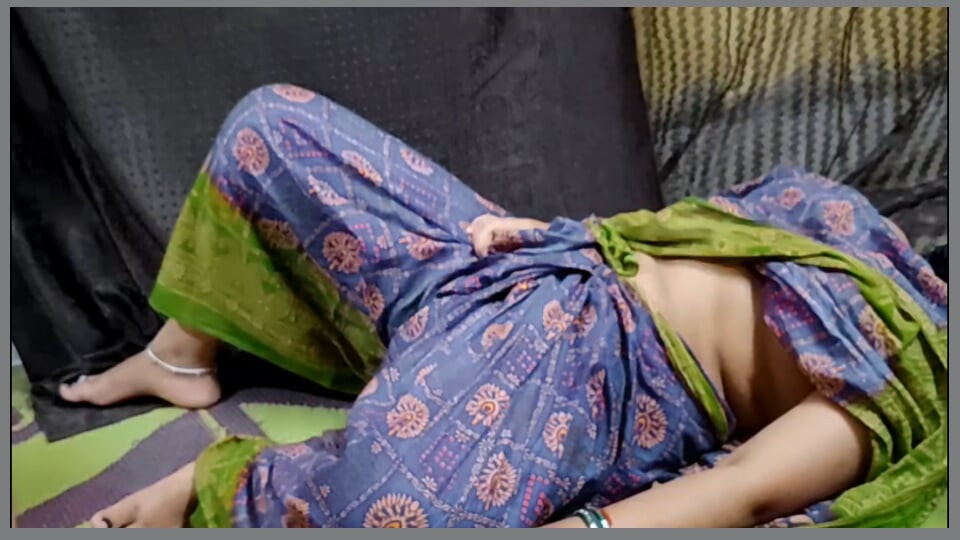 Village bhabi ne apne pati ke dost kaa land chut me dala