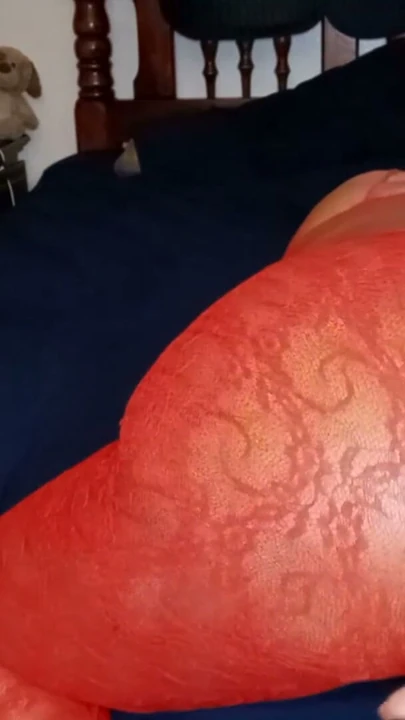 Kırmızı Dantel Bodystocking İçinde Azgın | Klip 1