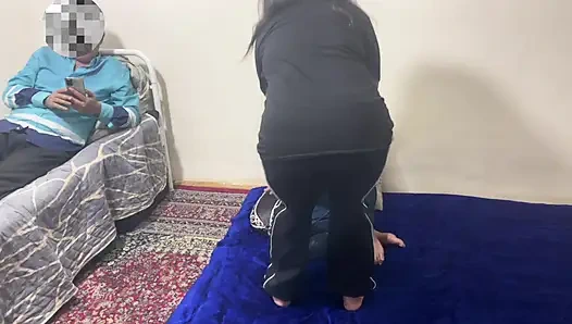 Gavat koca genç erkeğe karısını siktirdi